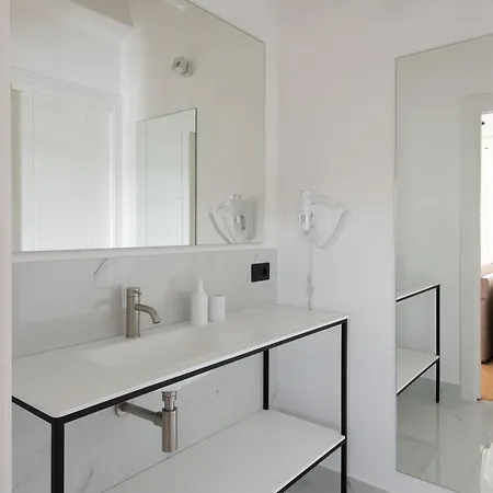 Giglio Apartament *